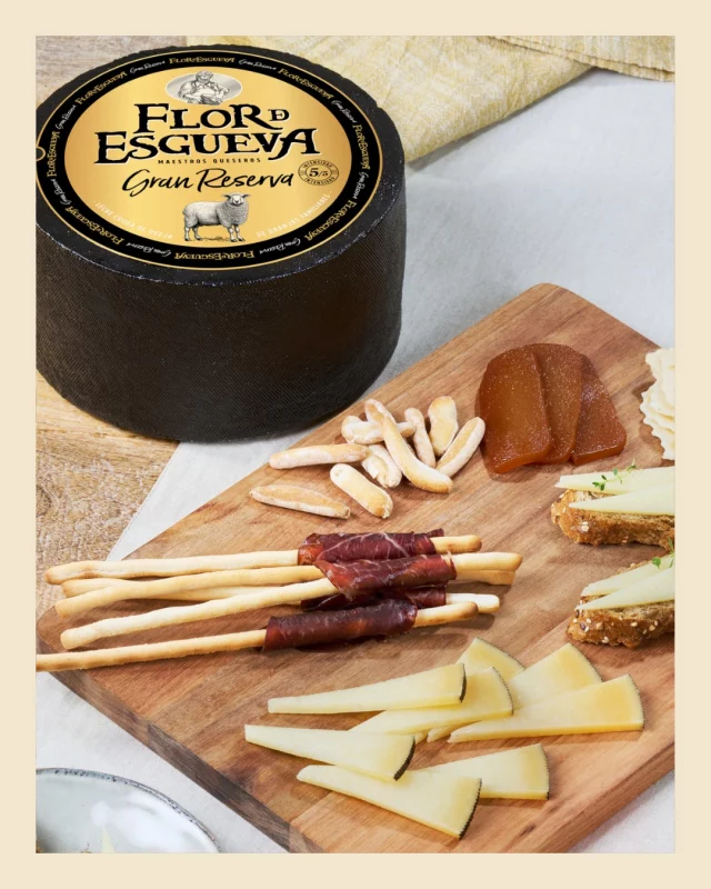 Compra de productos locales para picnic en el glamping (quesos, vino, pan).