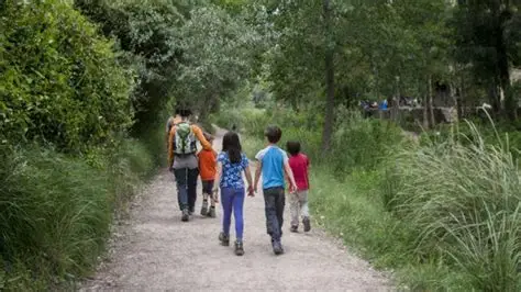 Ruta fácil con niños por los alrededores del embalse o sendas planas.