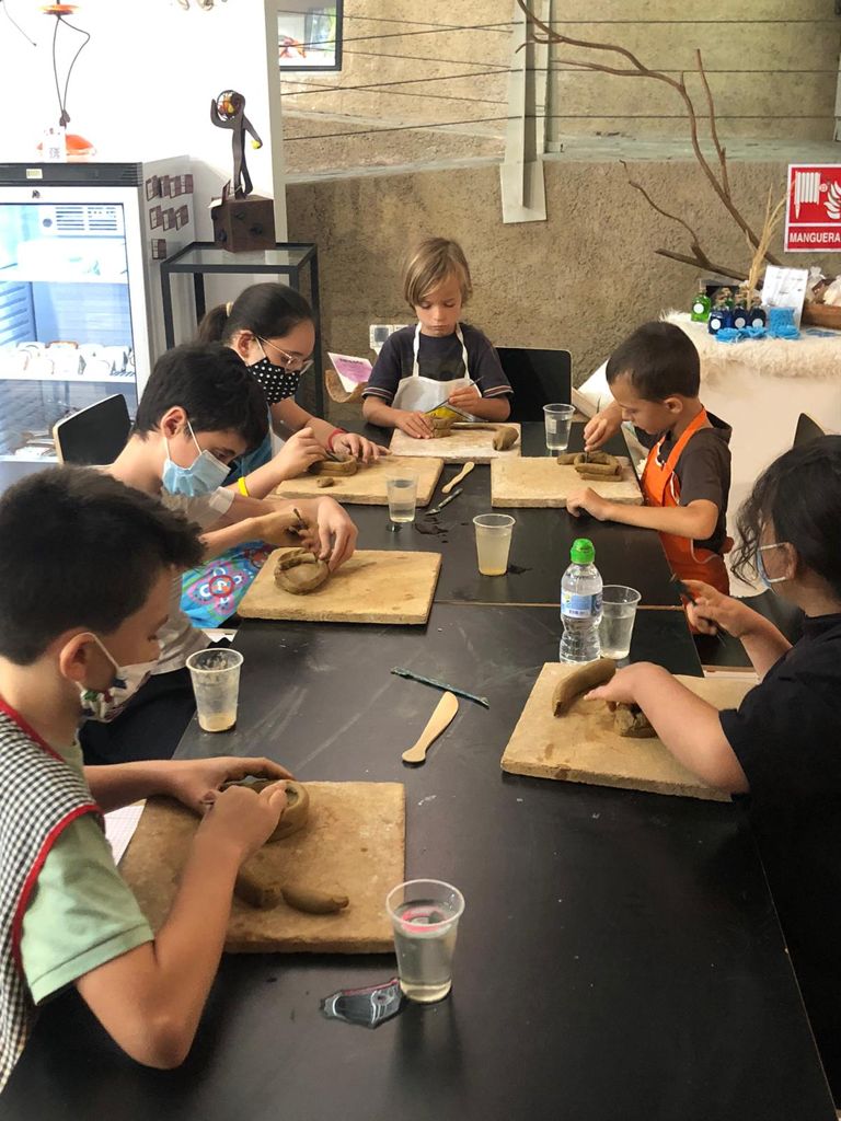 Taller para niños: artesanía rural, panadería, etc.